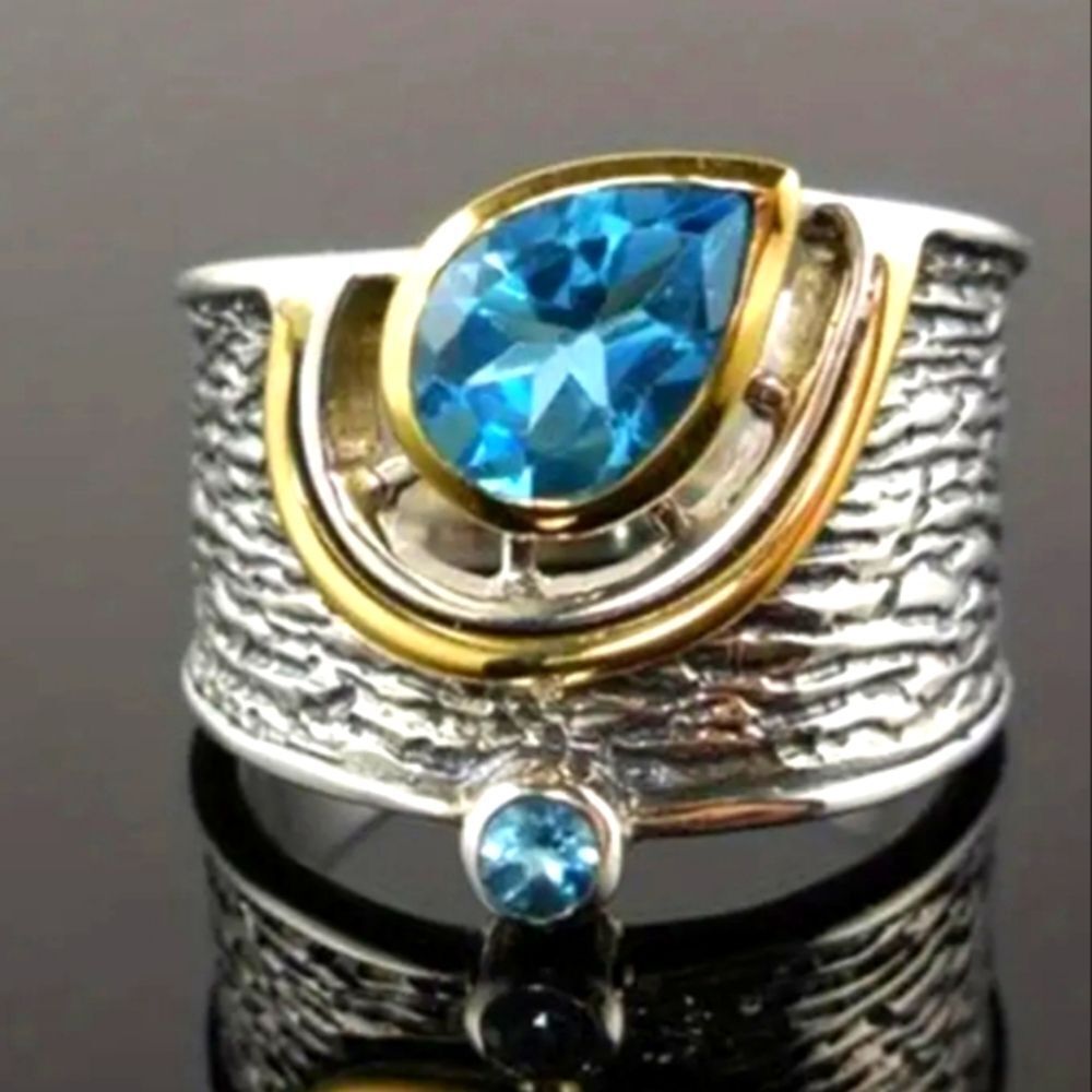 Stunning water drop statement ring sz 8